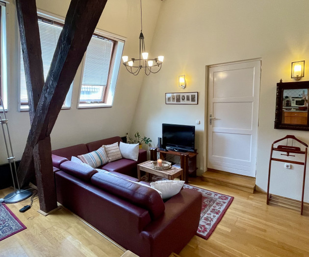 Elegant fully furnished flat - Servita Square