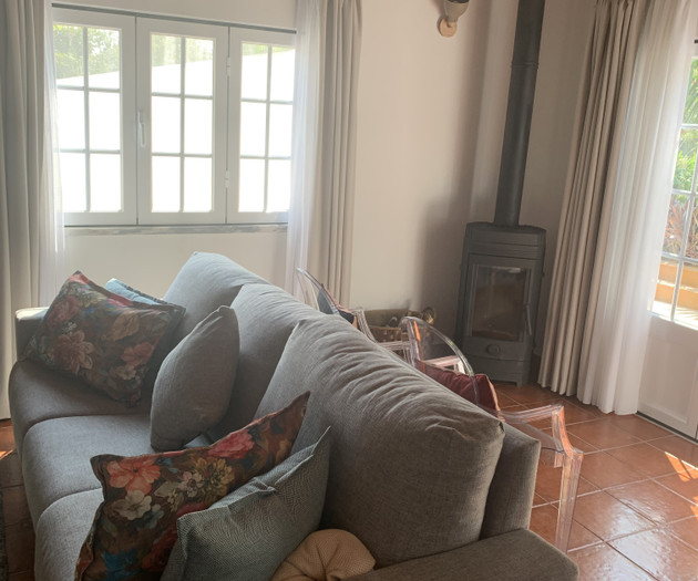 Furnished 1-Bedroom Retreat Near Óbidos | All-Incl