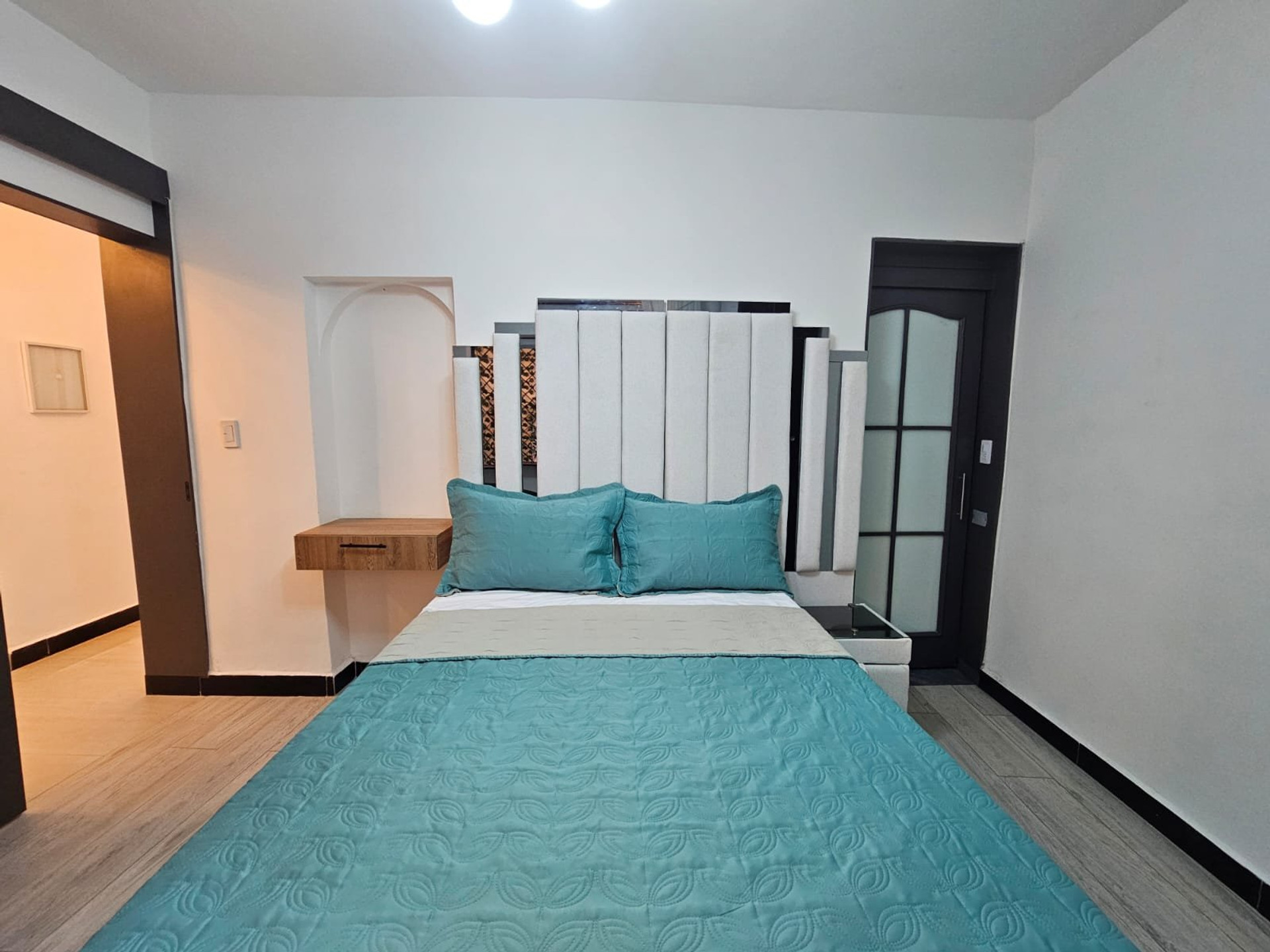 cama doble de frente 1,4 metros de ancho