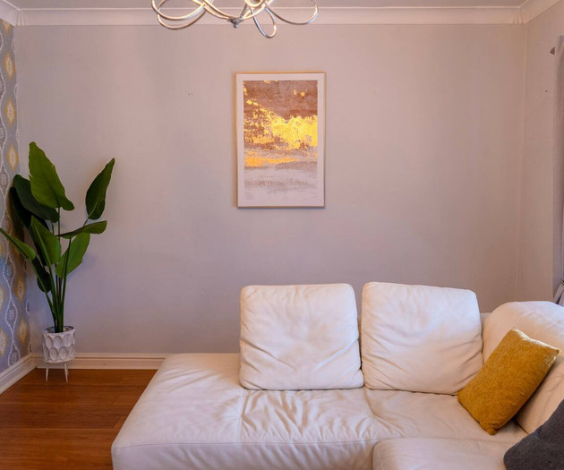 Cozy 4 Bedroom Home | Pet Friendly | Free Parking