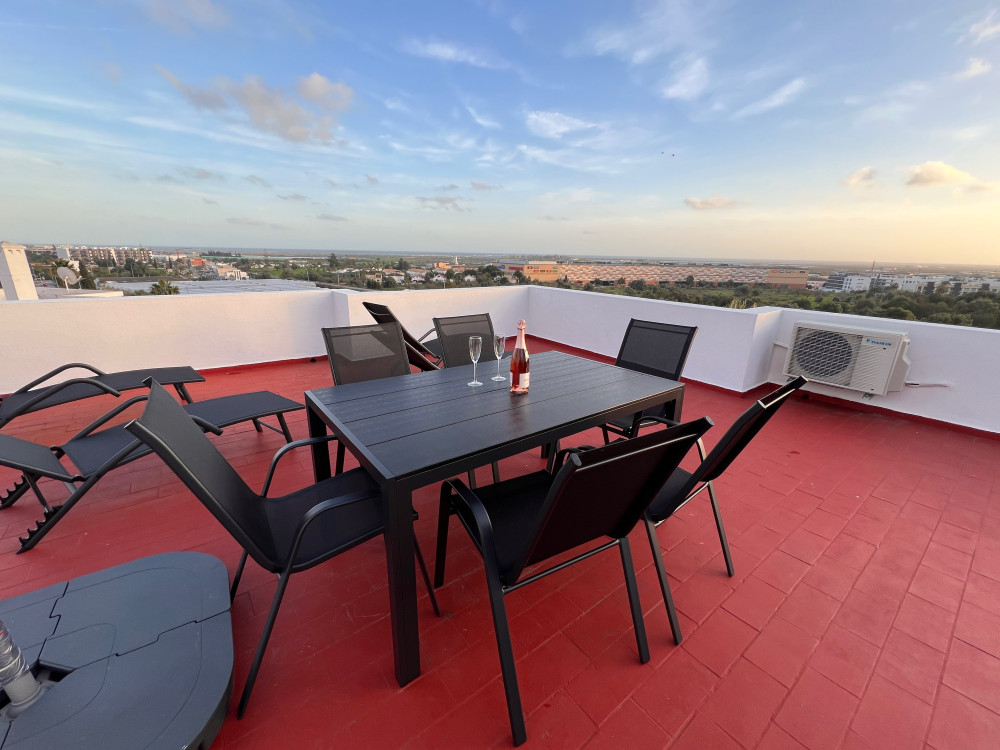 Sunny Top Floor Apartment with private terrace preview