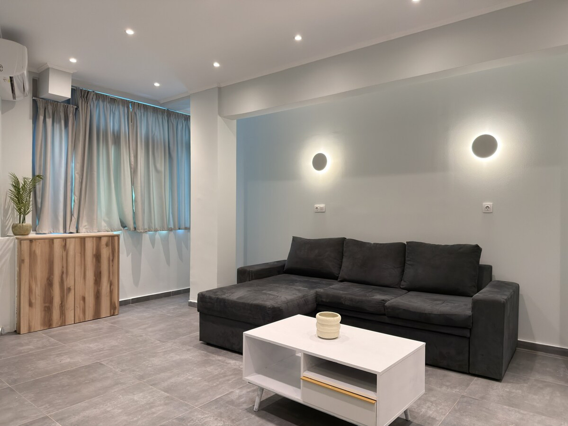 Living area image 4
