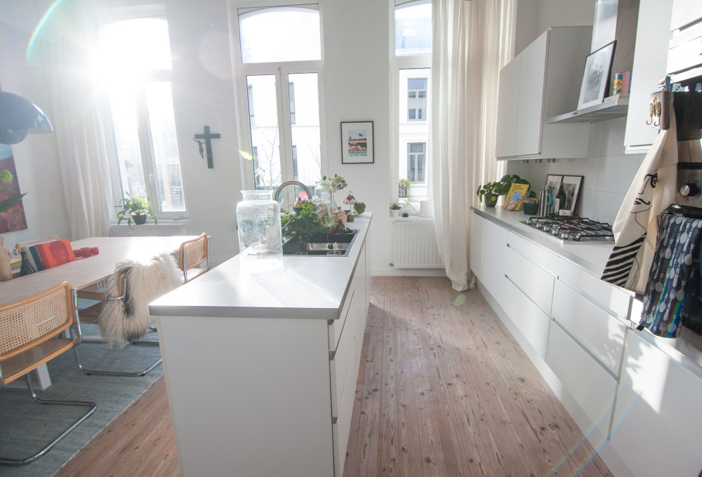 Large and bright Antwerp Zuid apartment preview