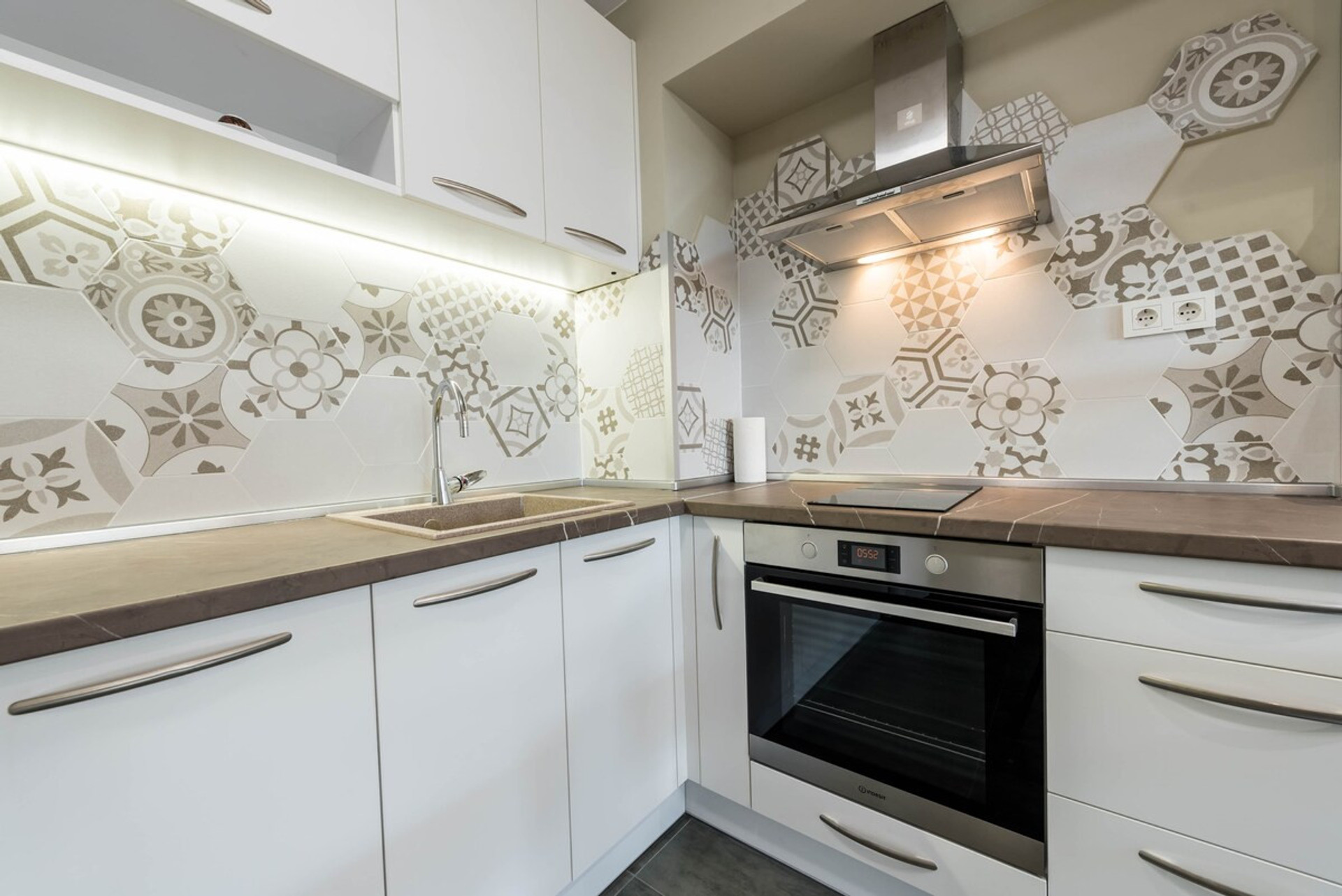 Full kitchen image 1