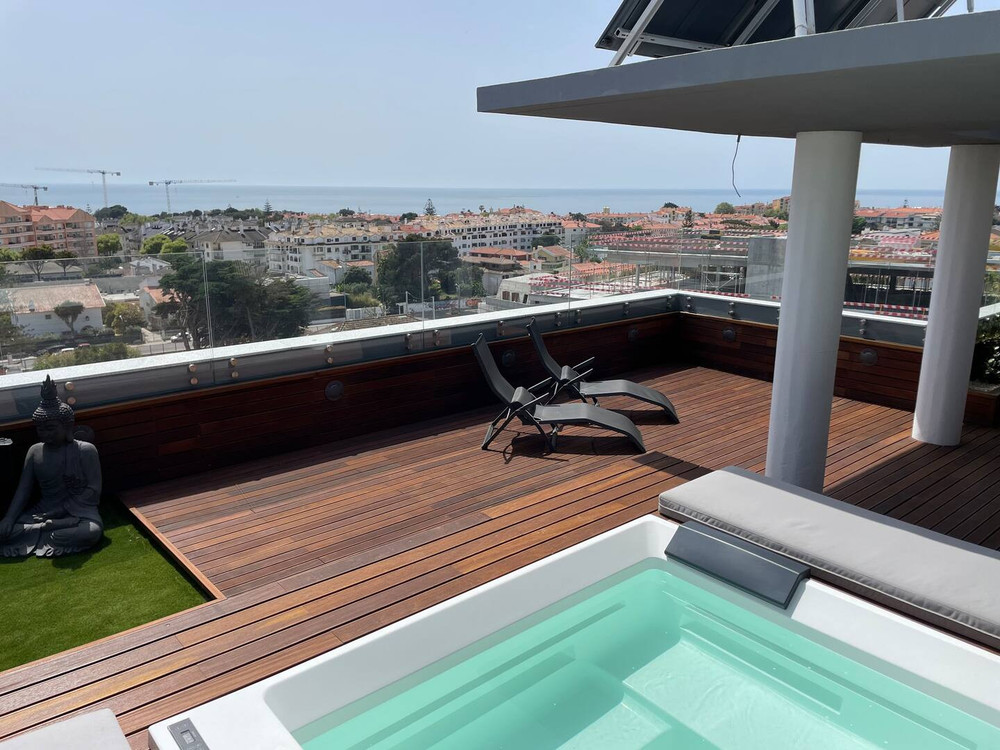 Penthouse w/private Rooftop,Whirlpool, BBQ, Sauna preview