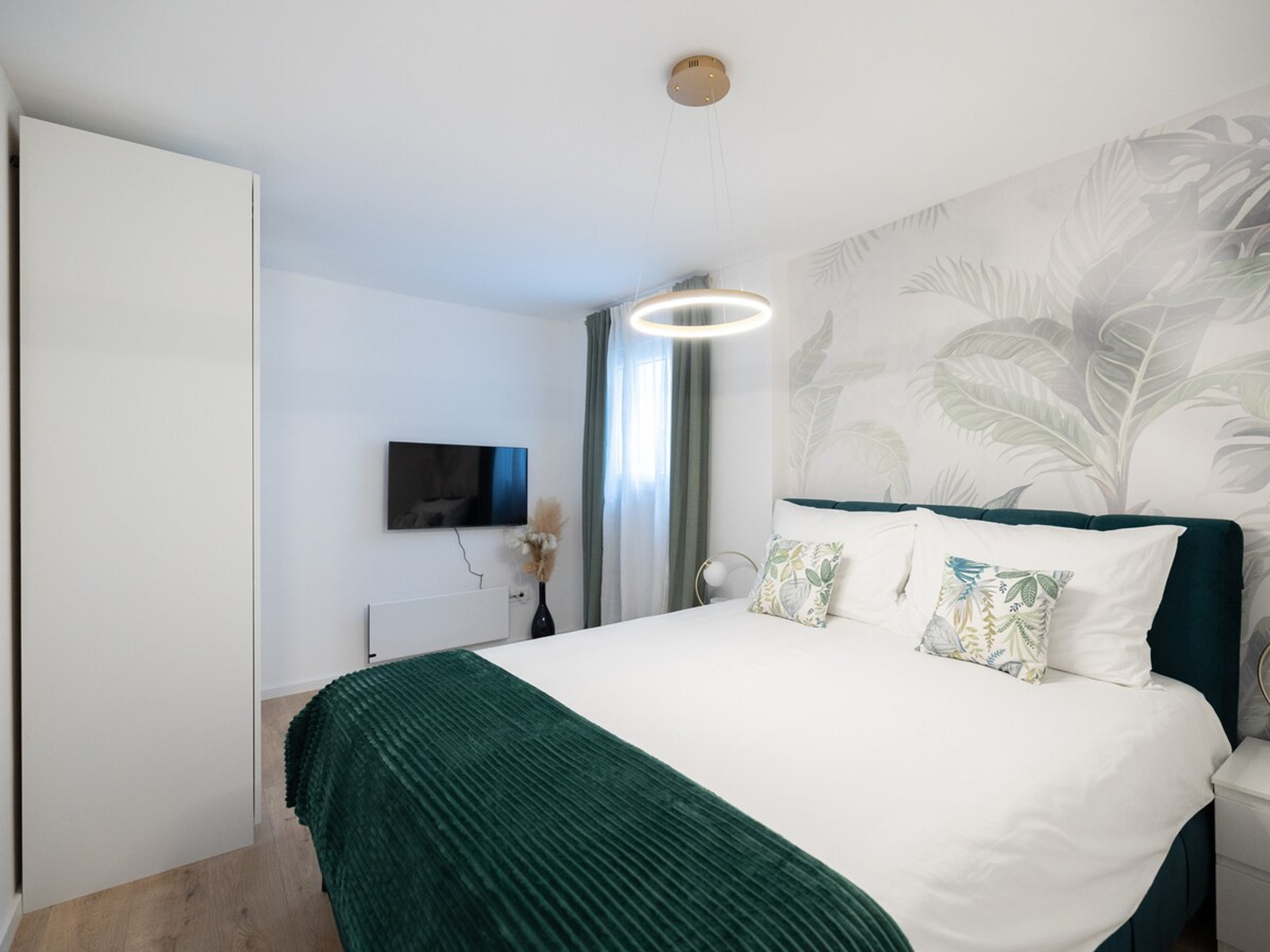 Bedroom image 1