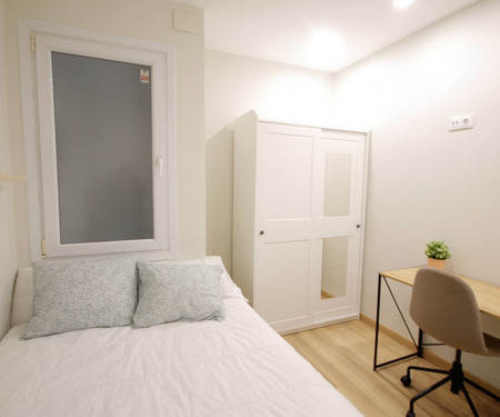 R0347- Habitación en Gracia Barcelona