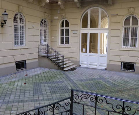 Palace apartment on Andrassy Avenue