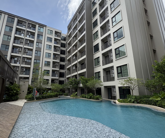 Modern Brand New 2 Bedrooms Condo at quiet corner