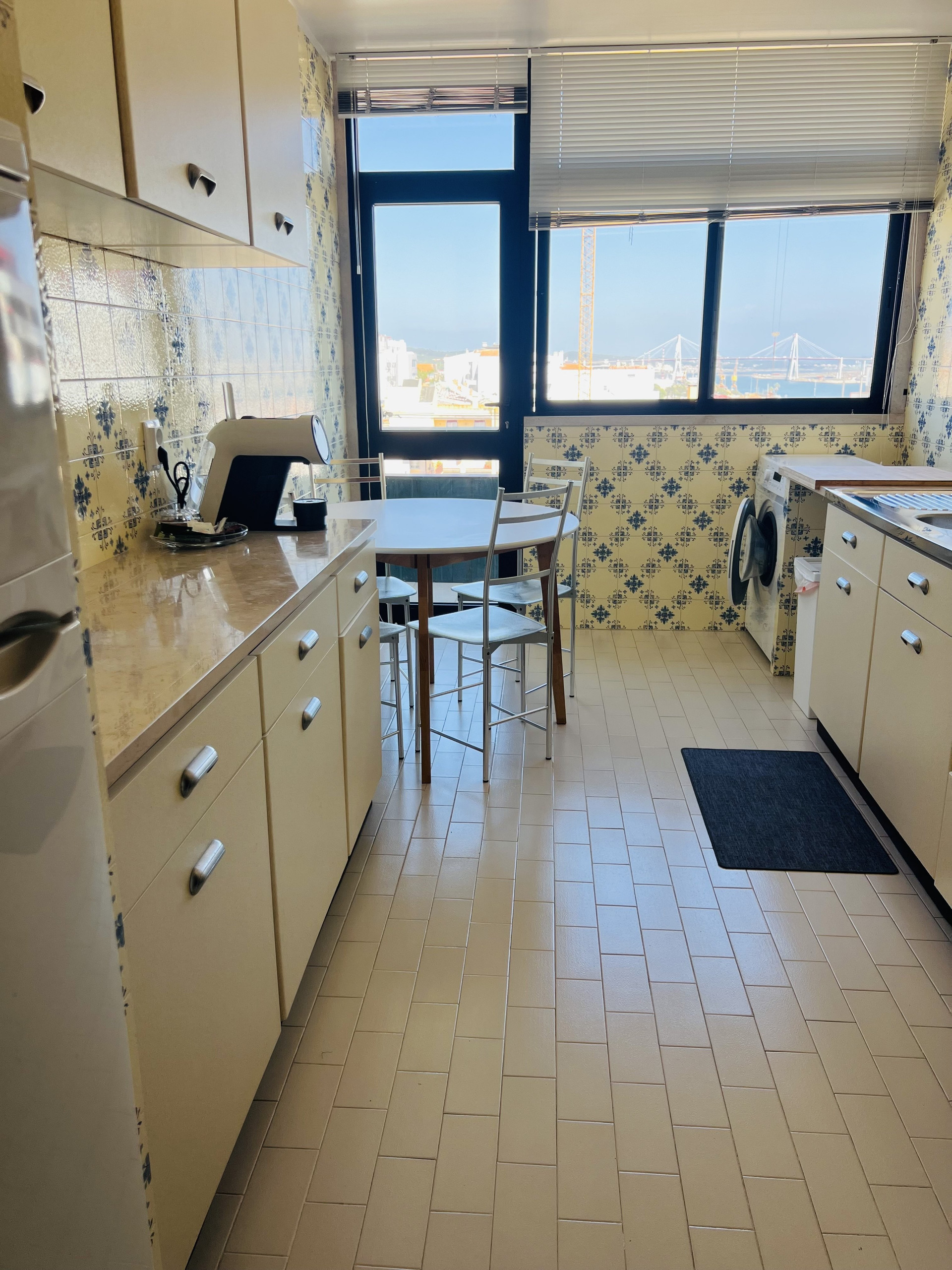 Kitchen with dining table