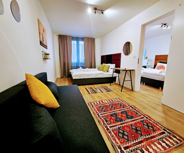 Luxe 2BDR for 1-8 guests | Own Garden, Parking Gym