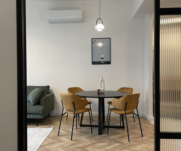 Designer 2BR Apartment near Parliament