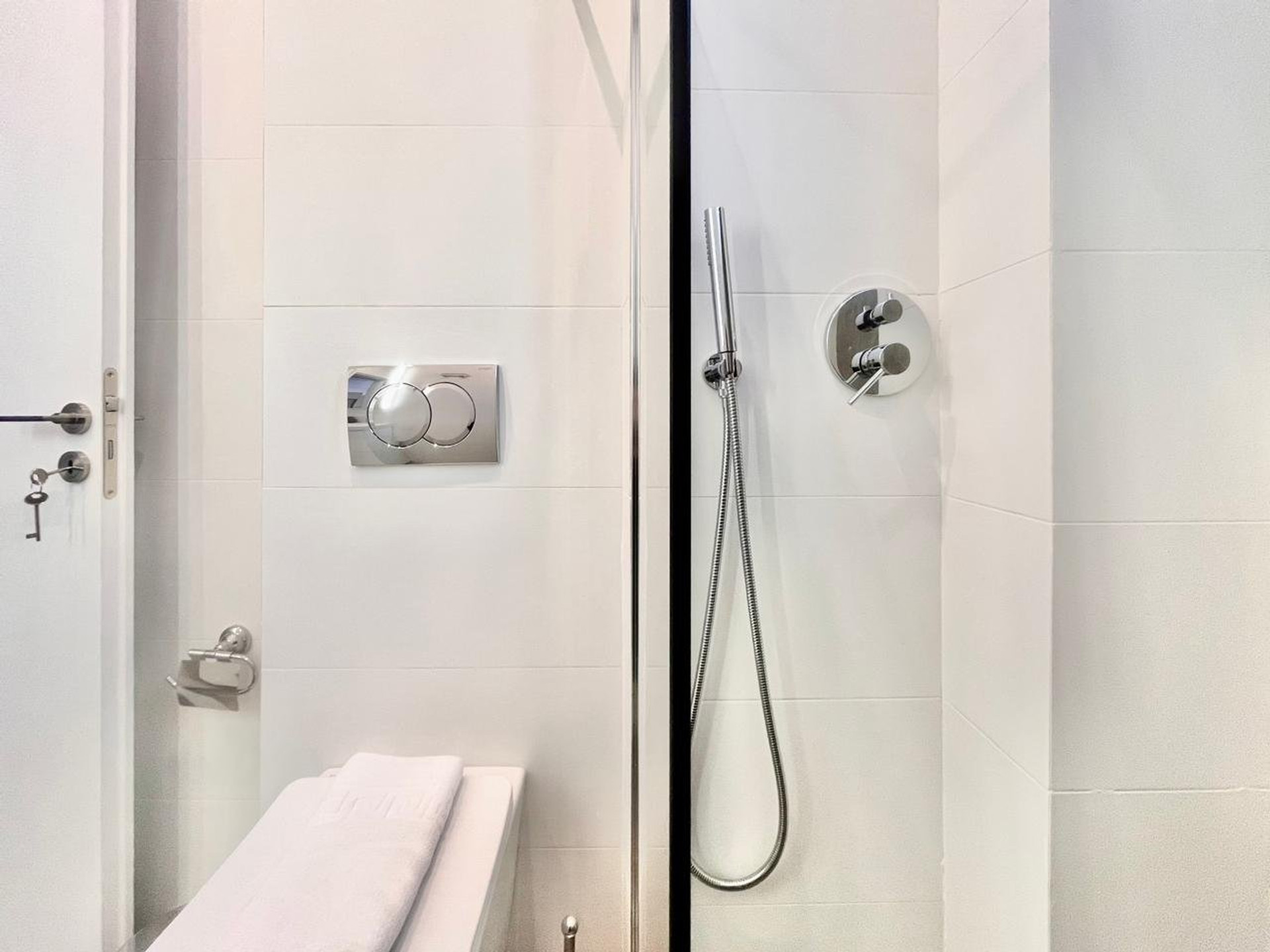 Shower with rainfall showerhead