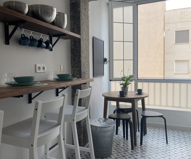 Sant Ferran Room - Very spacious, private balcony