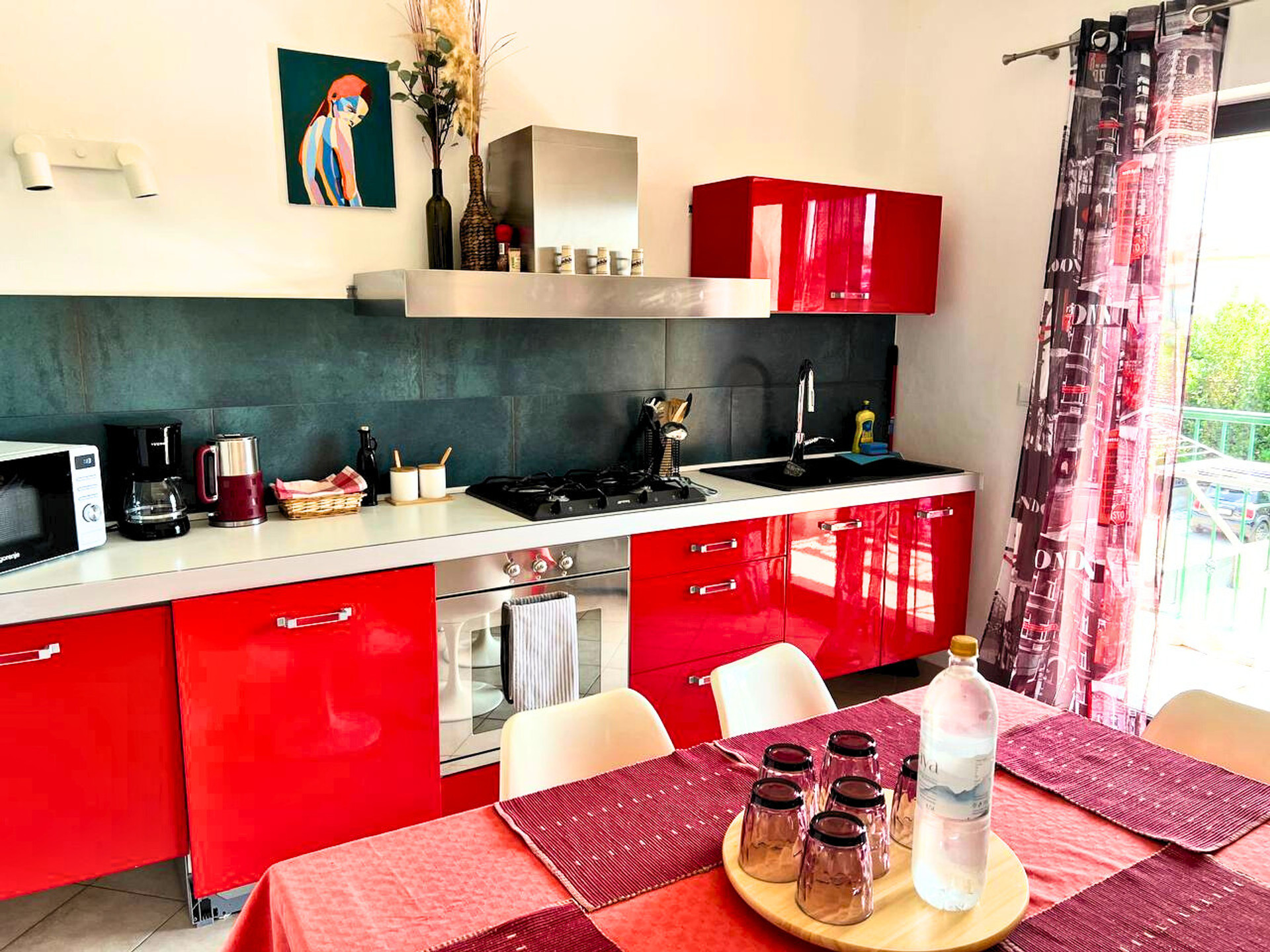 Kitchen with dining table
