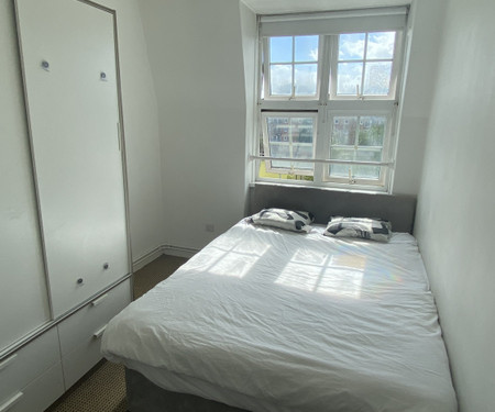 Sunny double bedroom in London Bridge/Borough