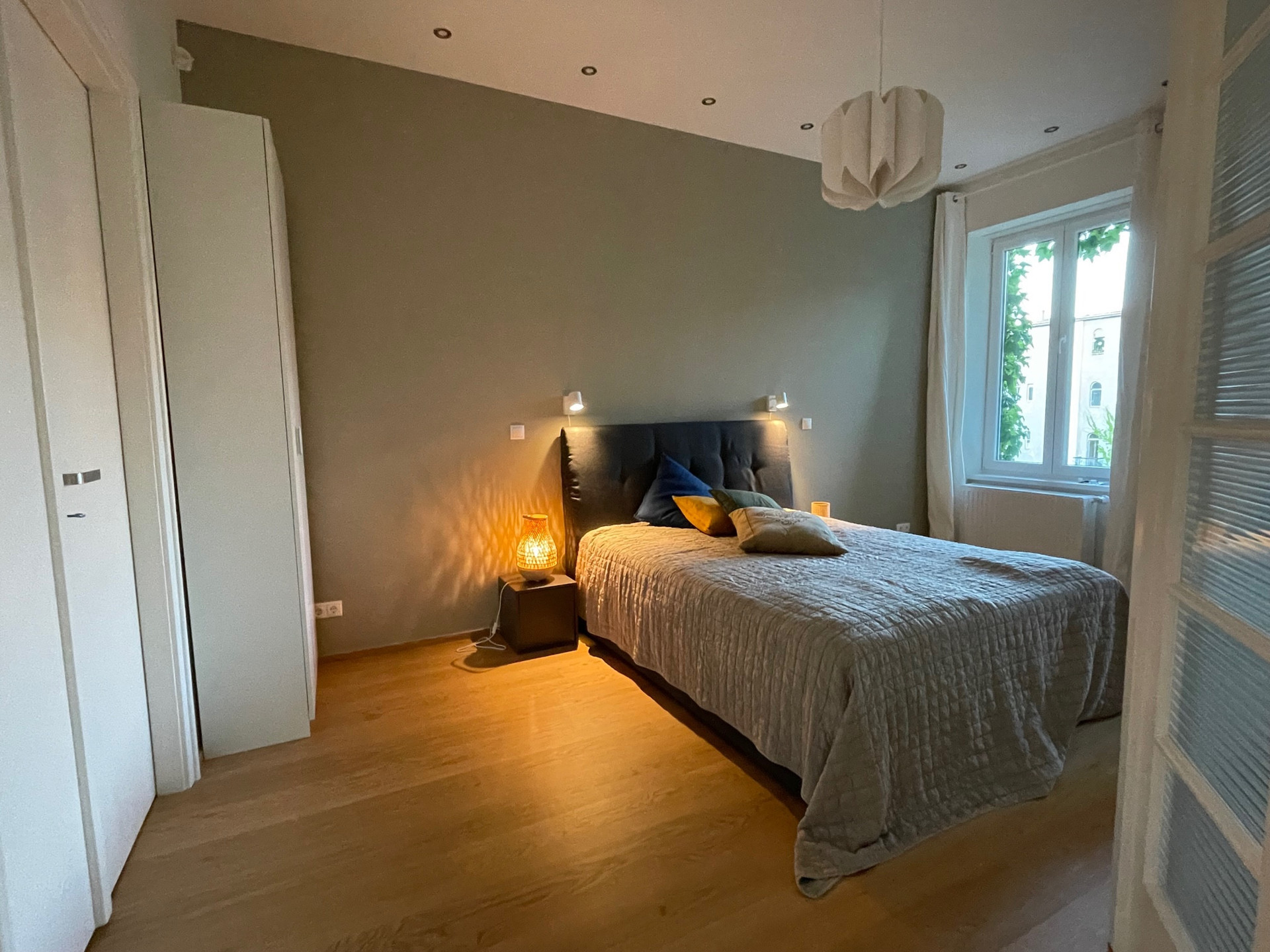 Bed room