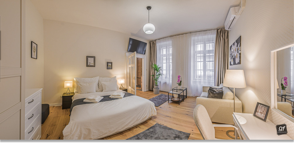 Central Apartment With Modern Comfort preview