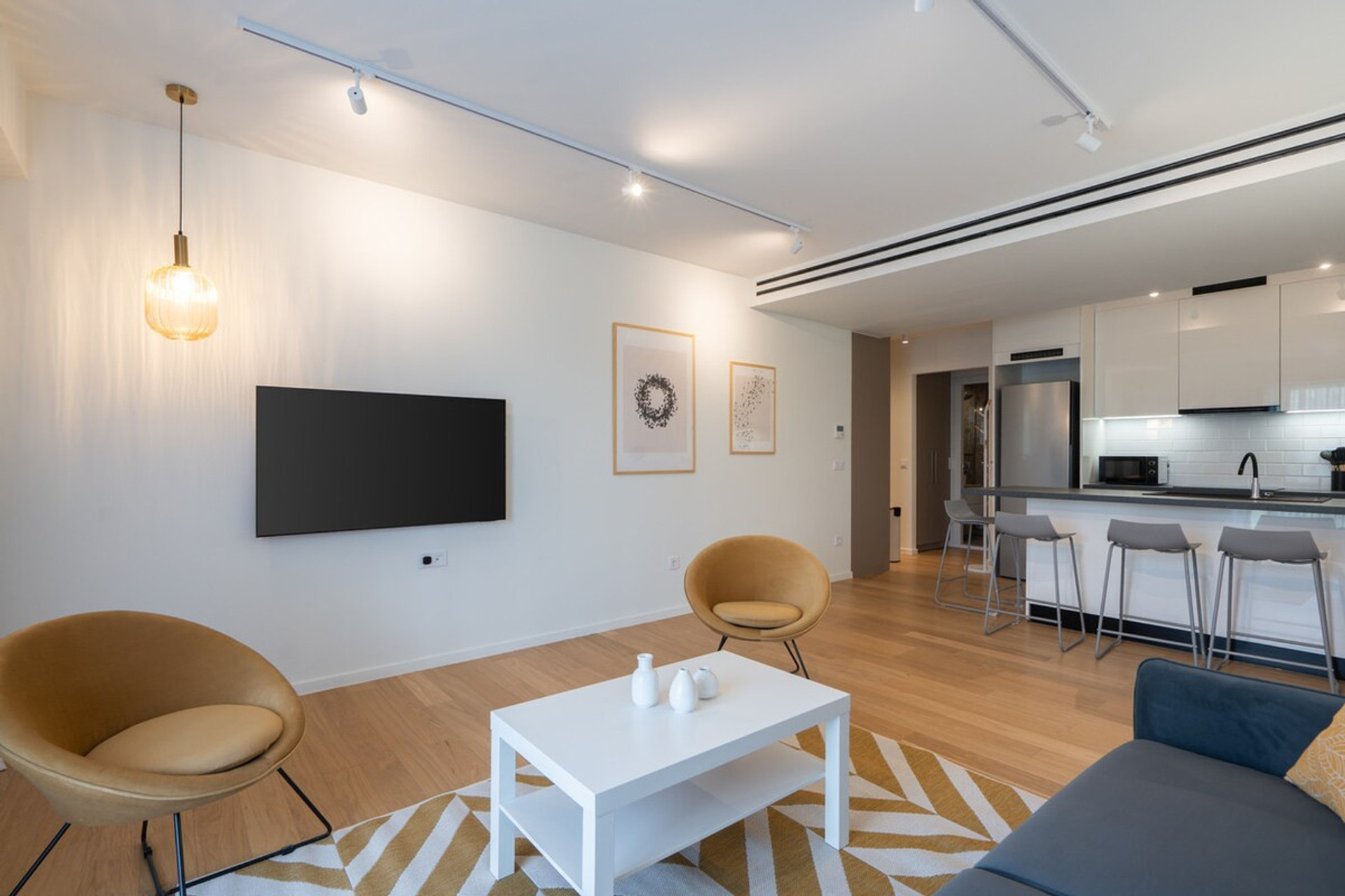 Living room image 2