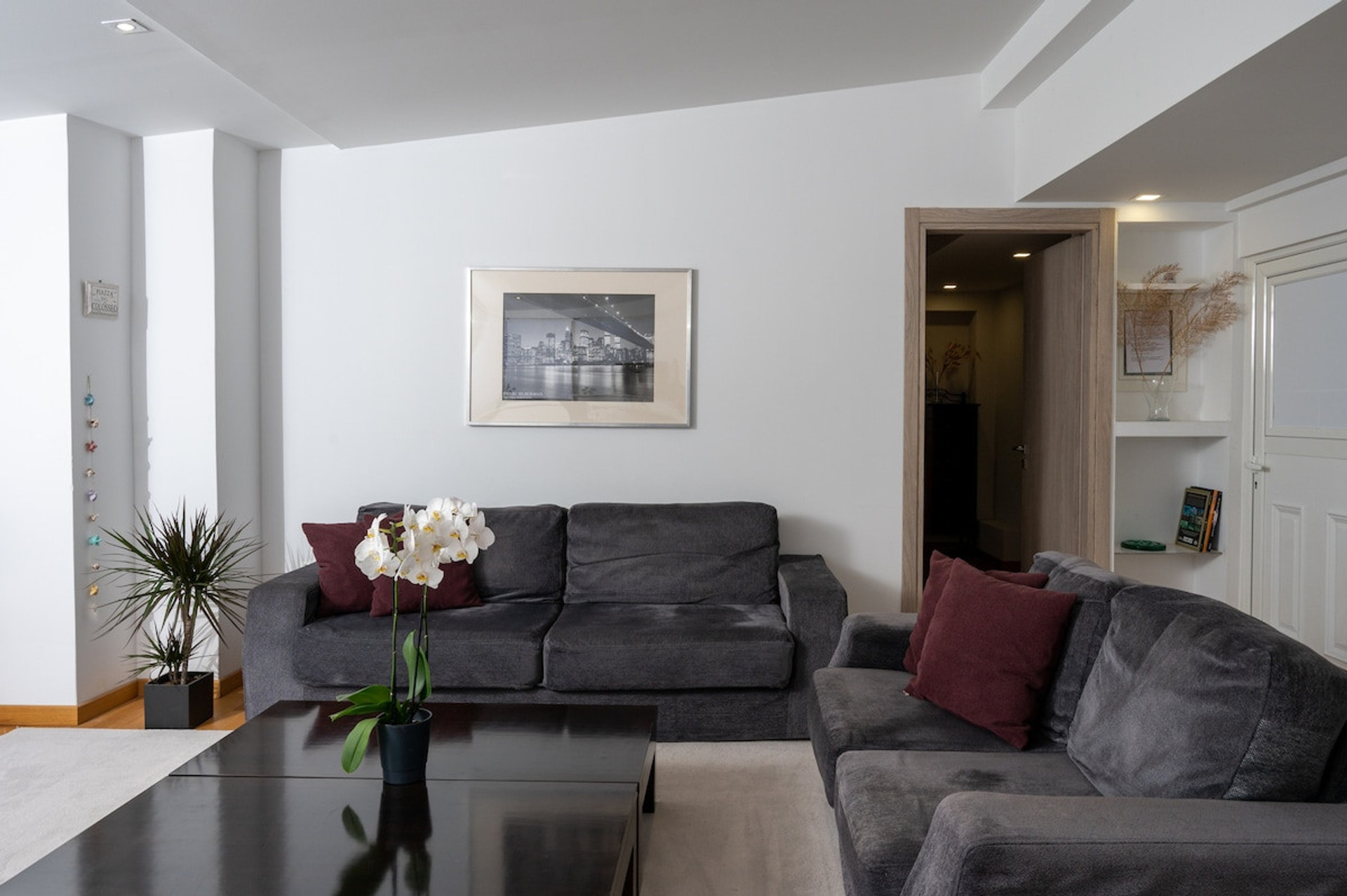 Living room image 2