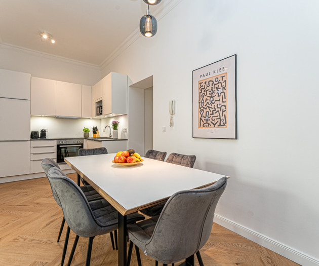 Modern and completely renovated 4-room apartment