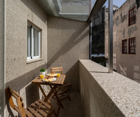 Spacious Noble Apartment w/ Balcony | Ribeira