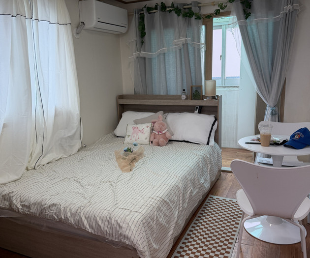 Bed and table with chairs