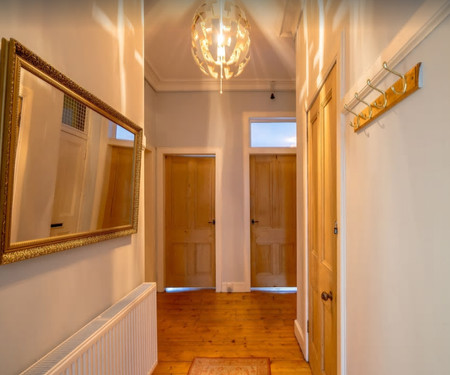 * High Ceiling 3bed Flat in Edinburgh*