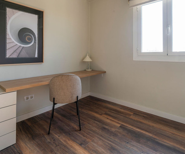 Big apartment with terras, Calle del Hospital 1.28