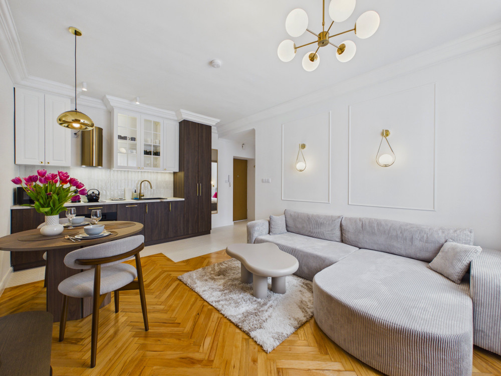 Paris in Warsaw Apartment near Hala Mirowska preview