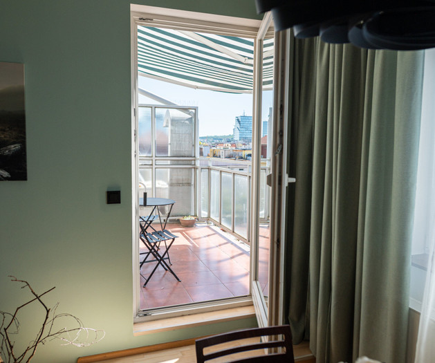 Bright Designer 1-BR Ap. with Spacious Balcony