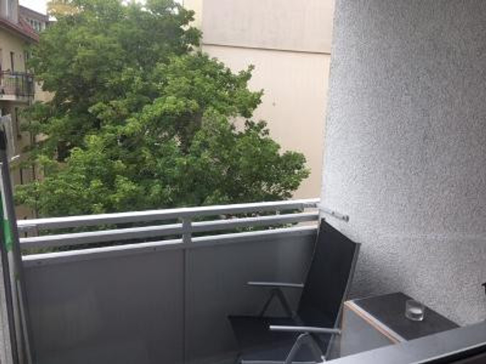 Nice apartment with balcony, downtown City West