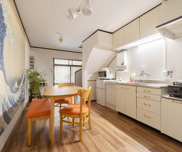 50㎡ 2-Story House / Direct Train to Osaka Station