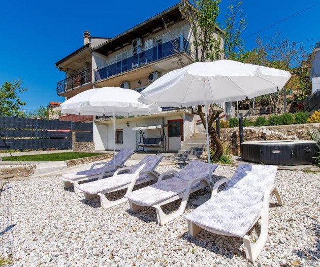 Lavender – 2BR Rijeka Home with Pool & Balcony