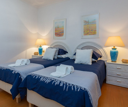 2BDR W/ Pool - 5min from beach by LovelyStay