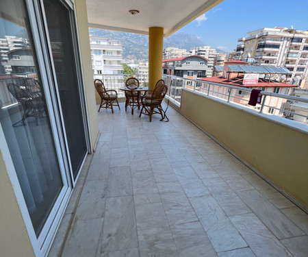 Spacious penthouse 5 min from the sea