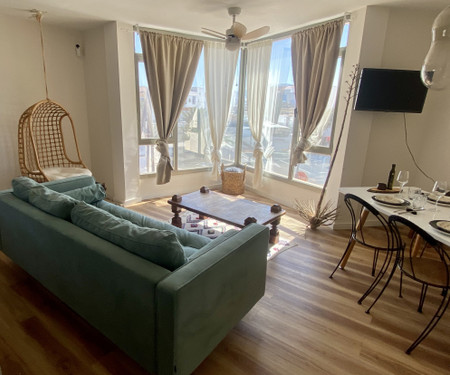 Luxurious apartment 200 meters from the