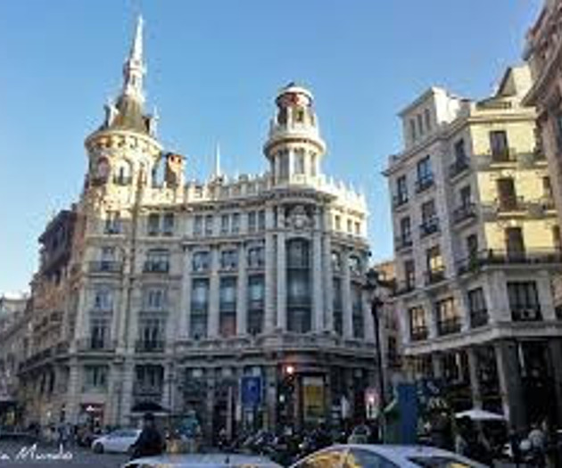 Apartamento en Cortes/ Barrio de las Letras Madrid