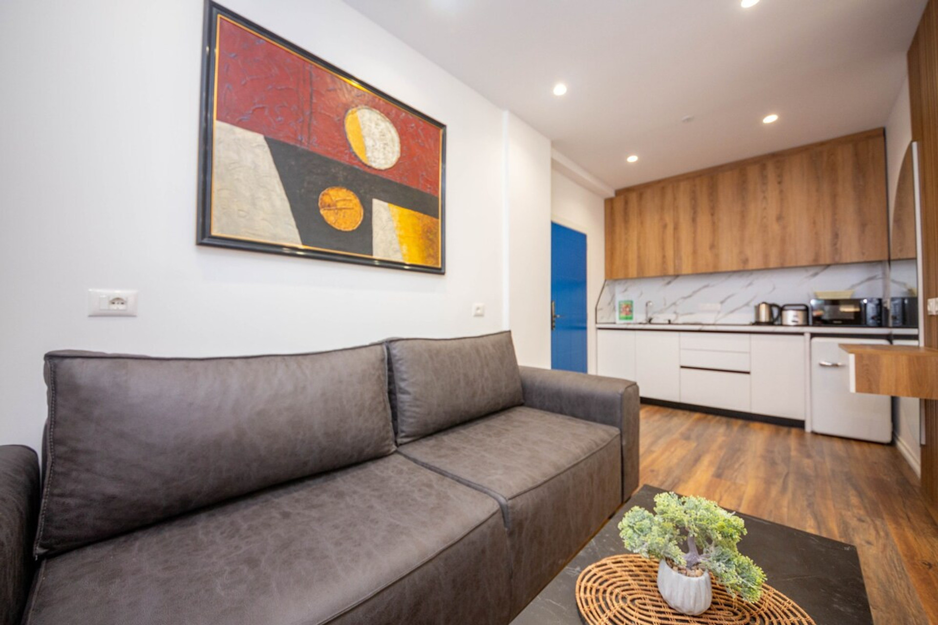 Living room image 5