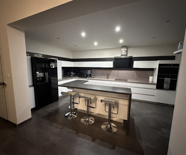 Luxury 3-Bed Villa | Fully Furnished