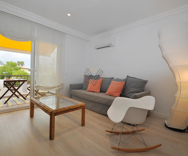 Apartment Rosmar Damunt, with communal swimming po