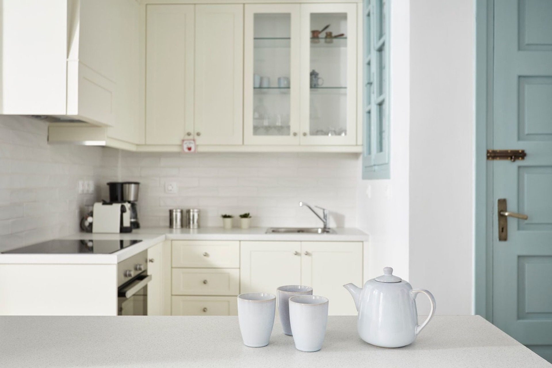 Full kitchen