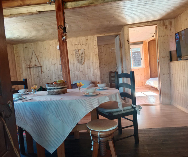 Private 2-Bedroom House Near Malhão Beach