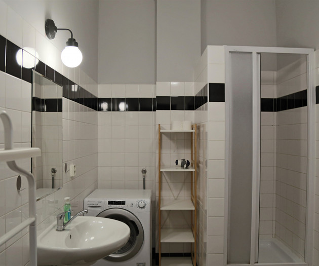 Spacious and sunny 2BR apartment Karlovo Náměstí