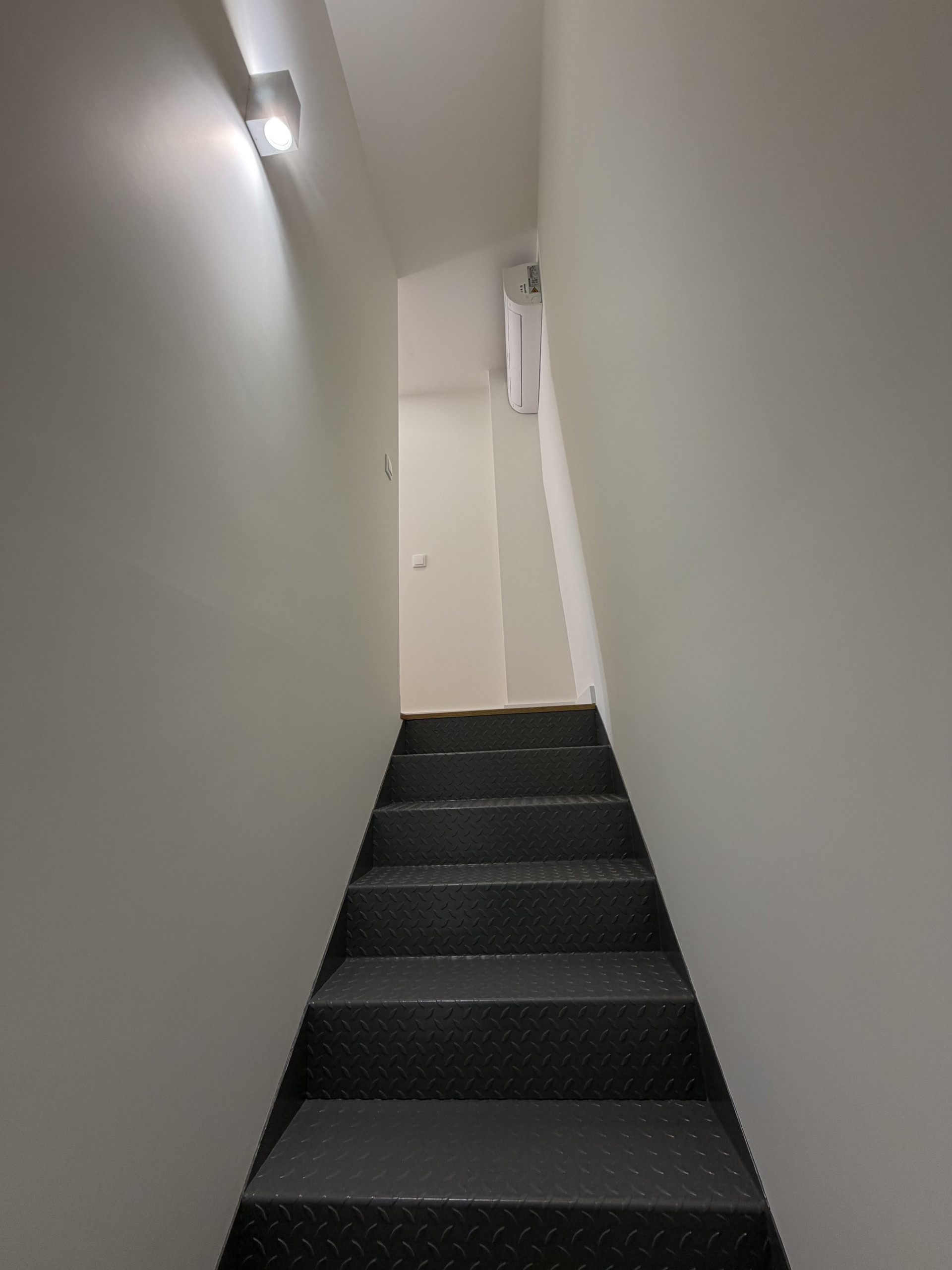 Escadas de acesso quarto