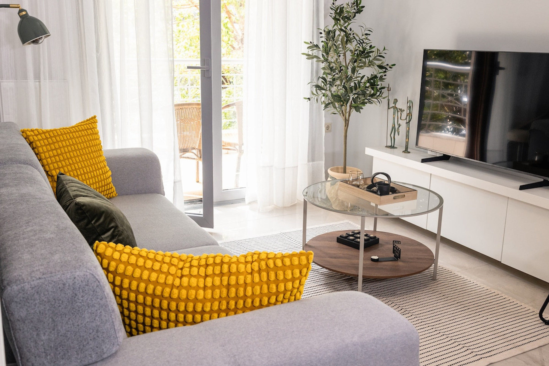 Living room image 2