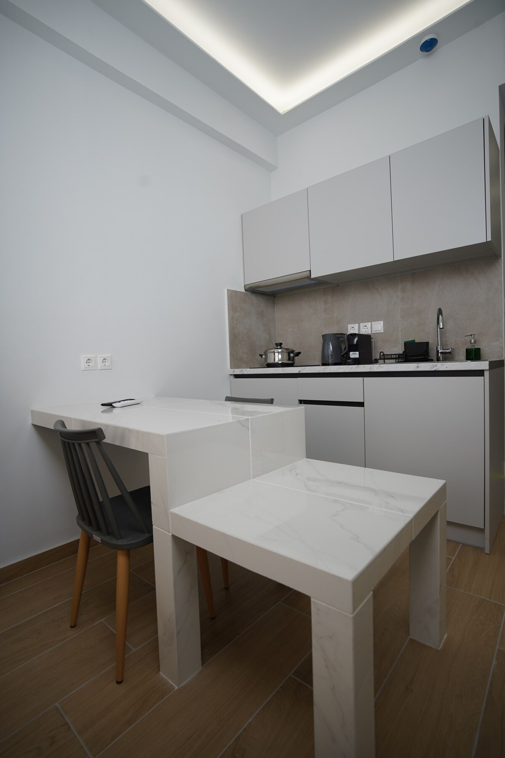 Kitchenette image 1
