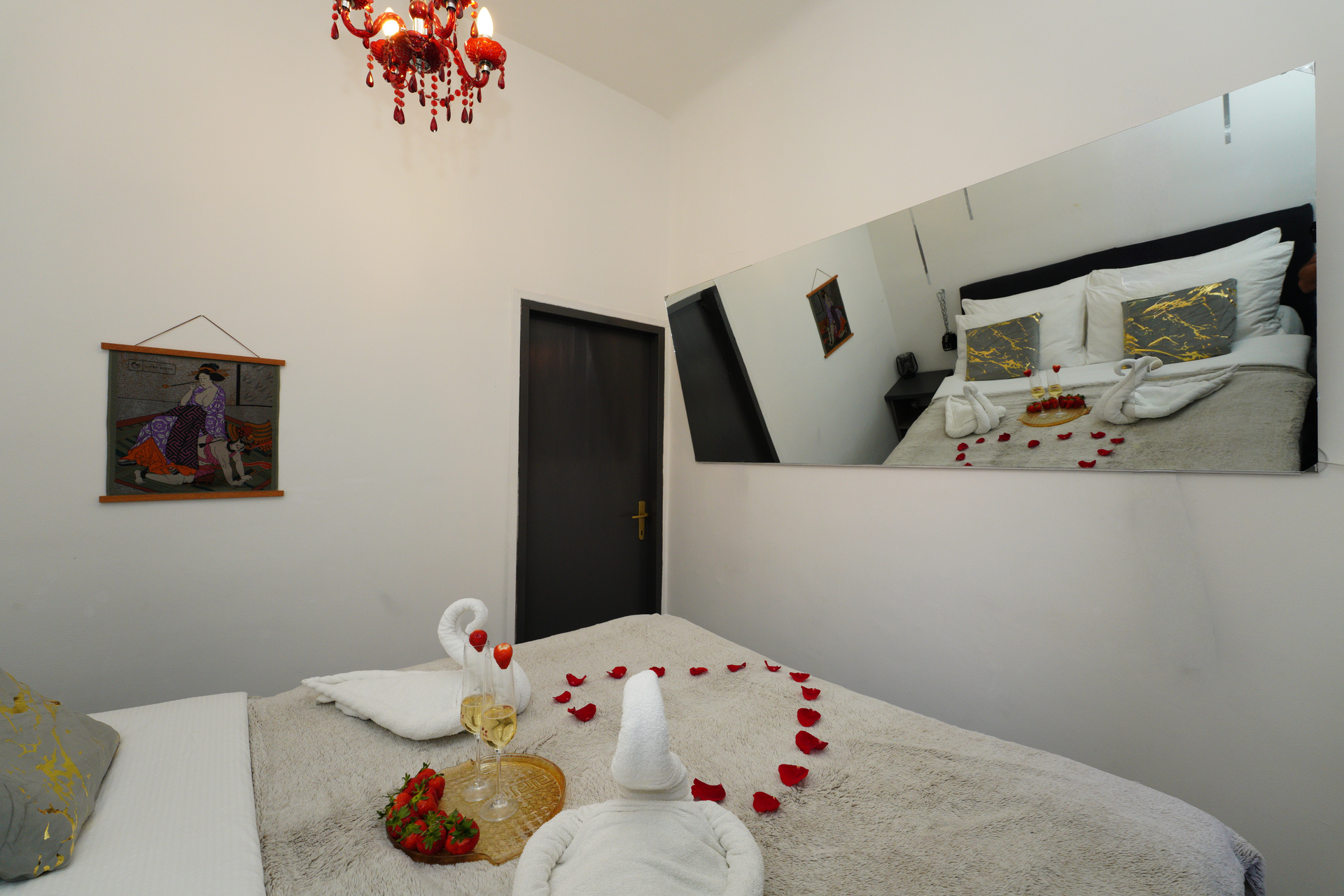 Bedroom - Queen Size Bed with Mirror