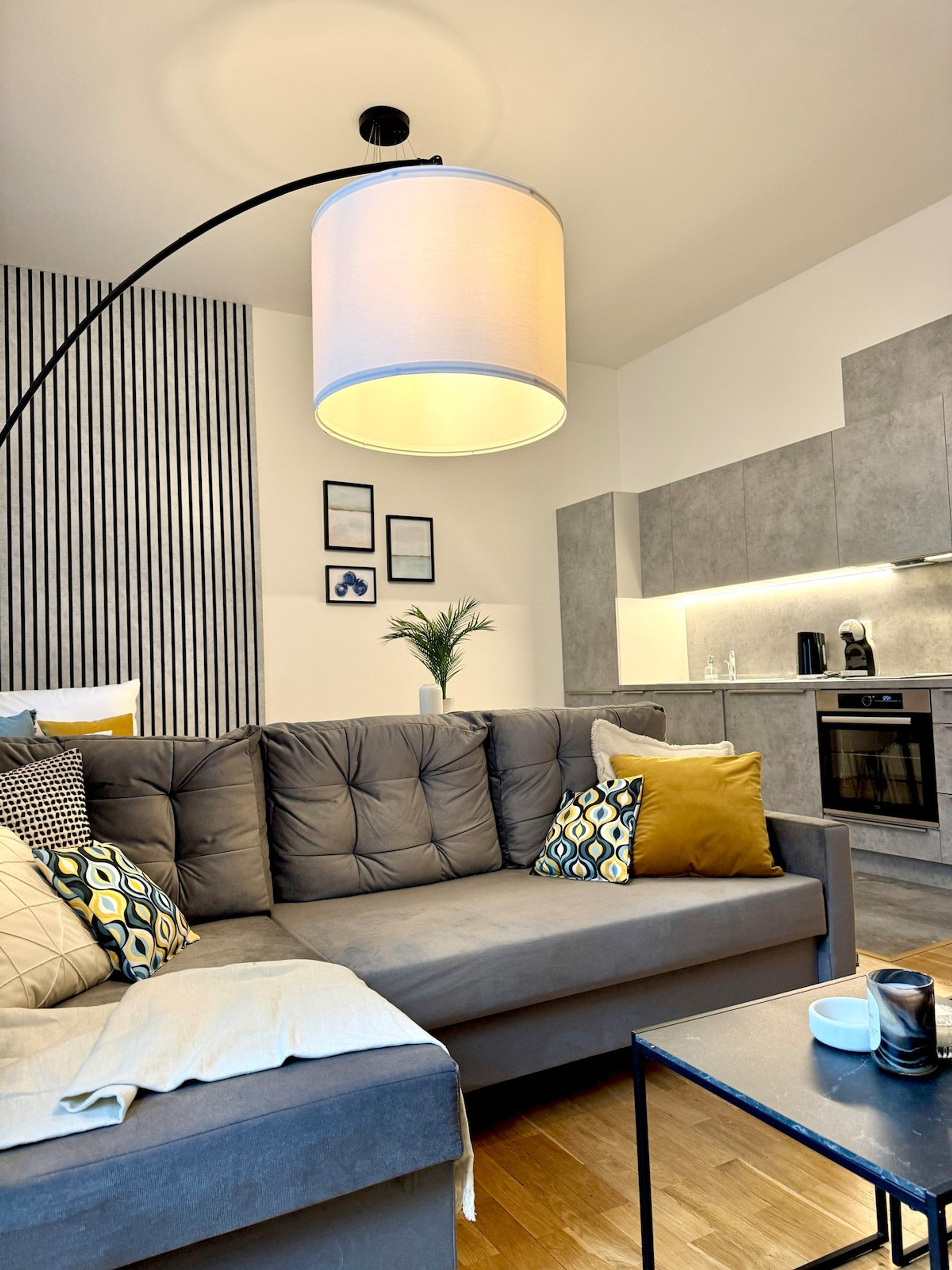 Living room image 2