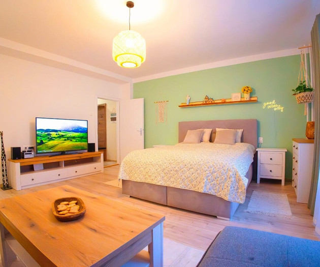 Cozy Little Apartment in Old Tw